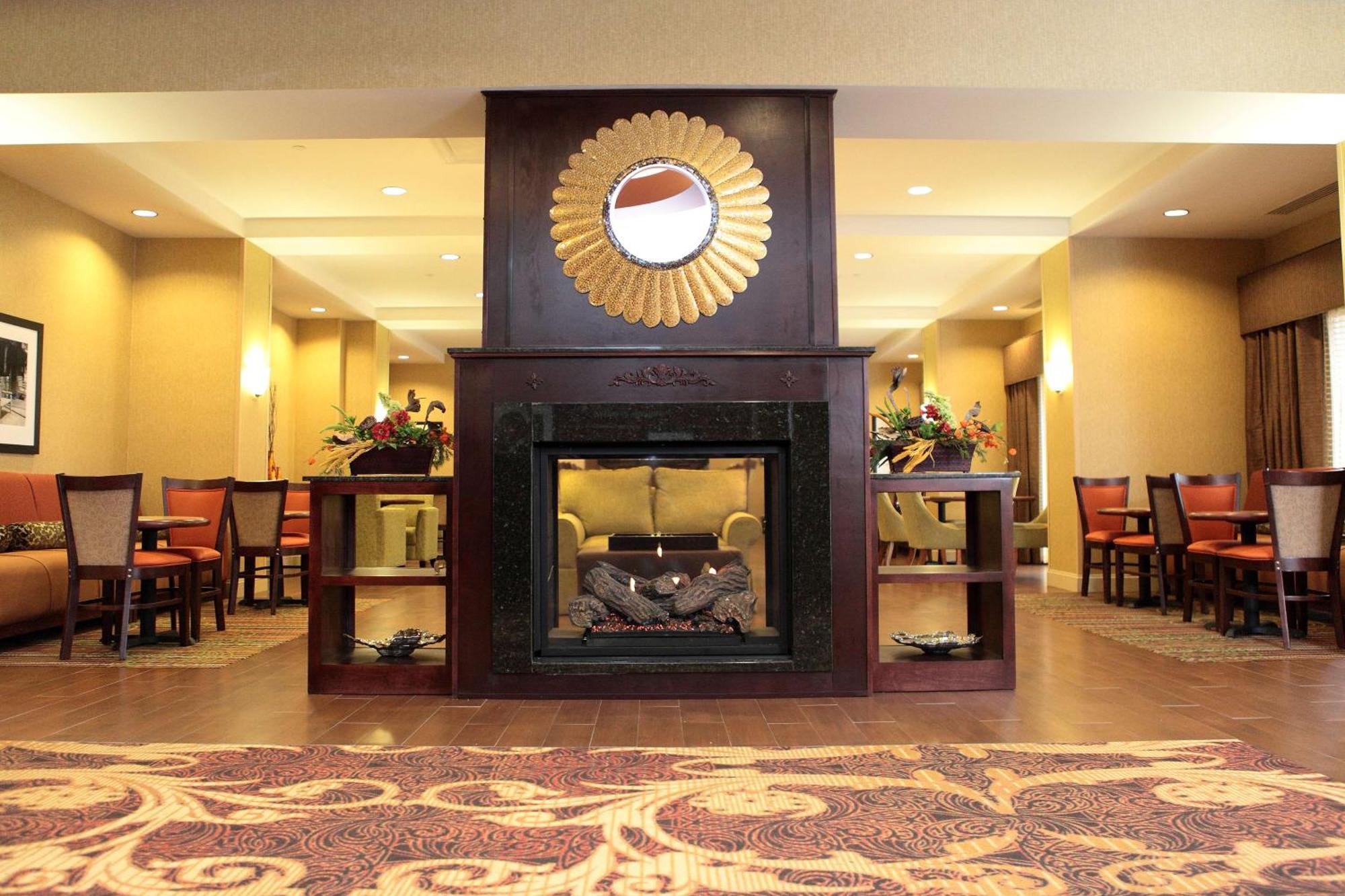 Hampton Inn Milan Ngoại thất bức ảnh